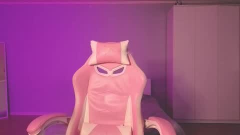 Snapshot of milaslovv chatting on 15, 9, 2025 Mila online show from 15, 9, 2025