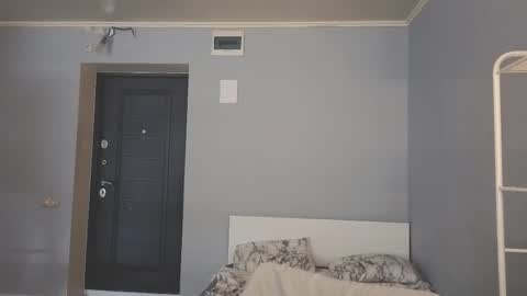 Snapshot of milaslovv chatting on 4, 3, 2026 Mila online show from 4, 3, 2026