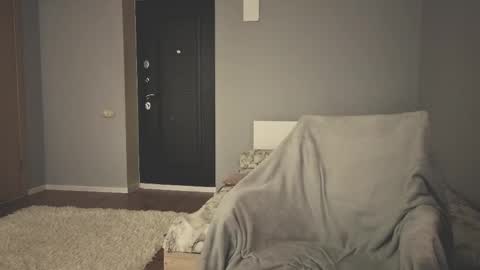 Snapshot of milaslovv chatting on 8, 4, 2026 Mila online show from 8, 4, 2026