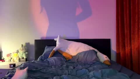 Snapshot of milastretchh chatting on 17, 10, 2025 MIla and Viki online show from 17, 10, 2025