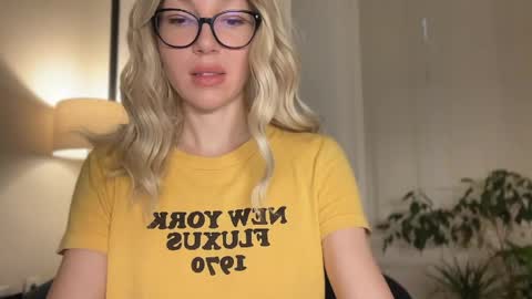 Mila online show from 9, 5, 2026