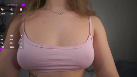 Snapshot of mildredbain chatting on 10, 12, 2024 Mila online show from 10, 12, 2024