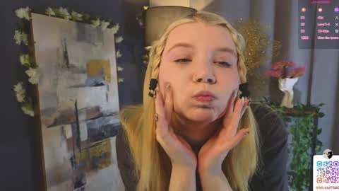 Snapshot of mildredbain chatting on 9, 2, 2025 Mila online show from 9, 2, 2025