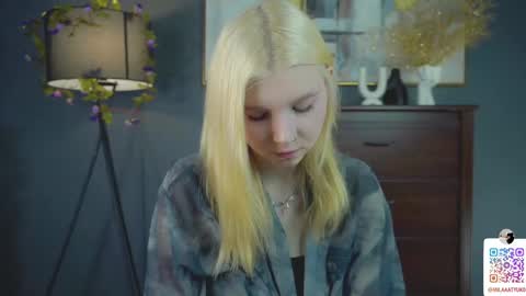 Snapshot of mildredbain chatting on 23, 2, 2025 Mila online show from 23, 2, 2025