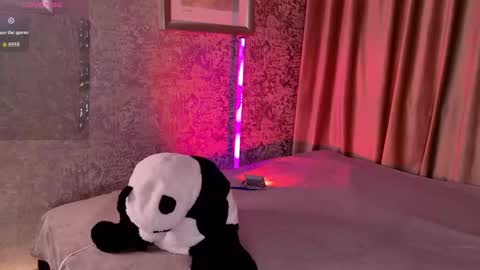 Mia online show from 4, 6, 2026