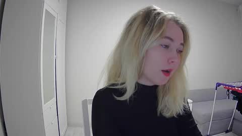Snapshot of milena391630 chatting on 22, 11, 2025 Milena new nonude shy blonde natural online show from 22, 11, 2025