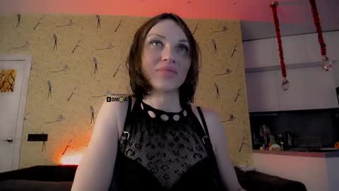 Milena Hardy online show from 3, 1, 2025