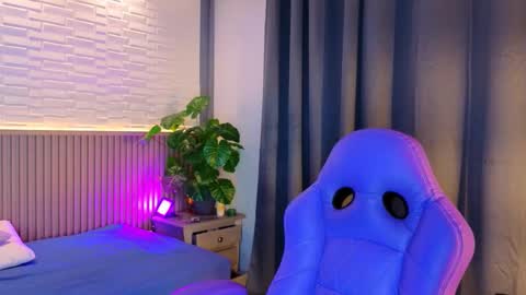 milena_lawson online show from 8, 11, 2025