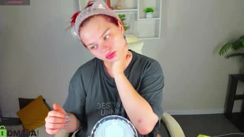 Snapshot of milena_sue chatting on 9, 9, 2025 milena_sue online show from 9, 9, 2025