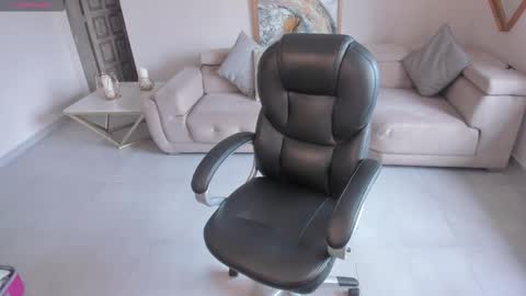 Snapshot of mileycruz_ chatting on 10, 1, 2026 Miley Cruz IG miley model23 online show from 10, 1, 2026