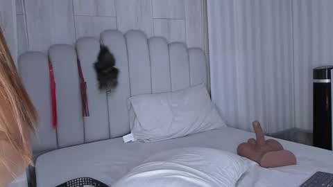Snapshot of mileyerikson chatting on 15, 10, 2025 MILEY  online show from 15, 10, 2025
