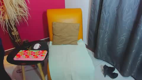 Milf Brend online show from 3, 1, 2025