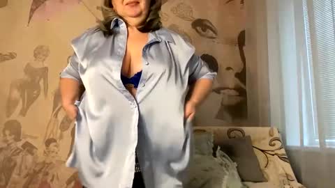 Snapshot of milf_charlotty chatting on 7, 3, 2025 Charlotte online show from 7, 3, 2025