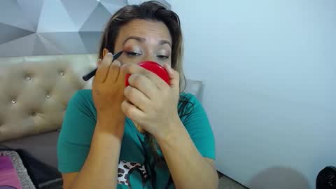 milf_hugeboobs online show from 30, 11, 2025