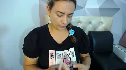 milf_hugeboobs online show from 6, 1, 2026