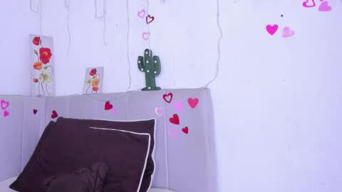 milf latinn online show from 20, 10, 2025