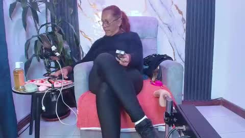  milf sikiu  online show from 27, 4, 2026