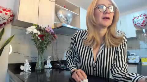 Snapshot of milfashley chatting on 20, 2, 2025 ASHLEY online show from 20, 2, 2025