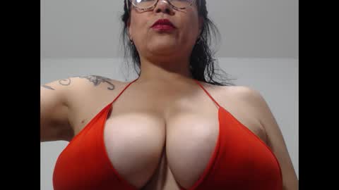 Snapshot of milfcamila367608 chatting on 29, 9, 2025 camila online show from 29, 9, 2025