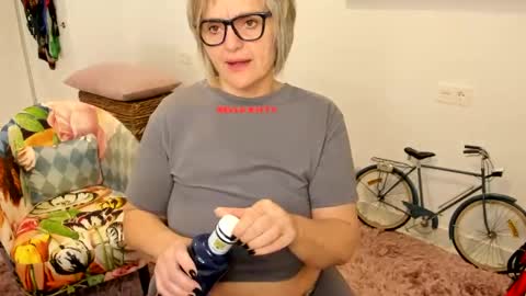 Snapshot of milfelladd69 chatting on 2, 2, 2025 MilfElla online show from 2, 2, 2025