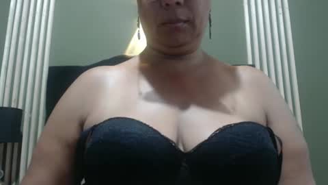 Milf Ginebra online show from 3, 1, 2025