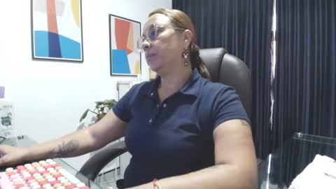 Milf Ginebra online show from 8, 3, 2025