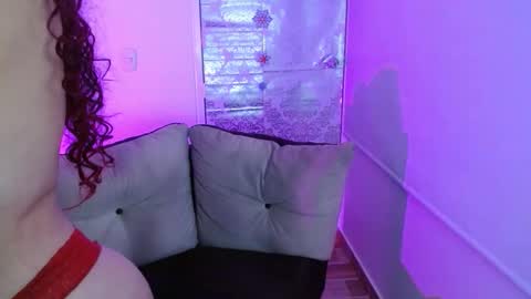 Snapshot of milfrosalie chatting on 24, 3, 2026 Rosalie online show from 24, 3, 2026