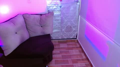 Snapshot of milfrosalie chatting on 1, 4, 2026 Rosalie online show from 1, 4, 2026