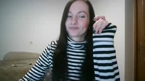 Snapshot of miliah chatting on 11, 11, 2025 miliah online show from 11, 11, 2025