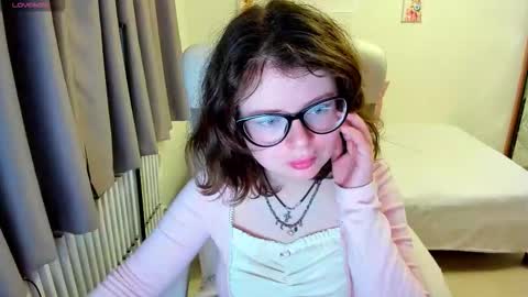Snapshot of milisasweet chatting on 8, 10, 2025 MilisaSweet online show from 8, 10, 2025