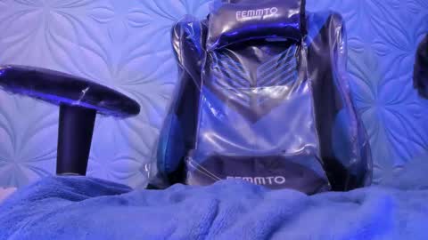 Snapshot of milk_max18 chatting on 3, 10, 2025 MAX online show from 3, 10, 2025