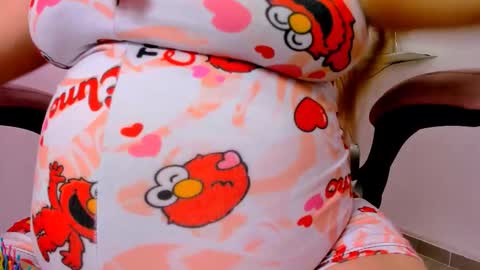 Snapshot of milk_zafira chatting on 8, 11, 2025 milk_zafira online show from 8, 11, 2025