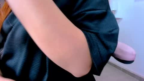 Snapshot of milk_zafira chatting on 9, 11, 2025 milk_zafira online show from 9, 11, 2025