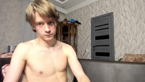 Snapshot of milkiwy chatting on 10, 4, 2026 Isaac online show from 10, 4, 2026