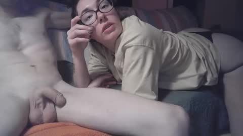 Snapshot of milknhunnny chatting on 22, 12, 2025 milknhunnny online show from 22, 12, 2025