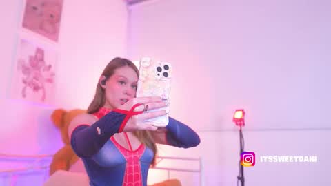 milky_0 online show from 26, 10, 2025