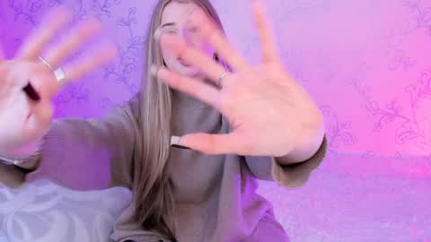 Vivian online show from 18, 12, 2024