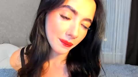 milla moore online show from 18, 10, 2025