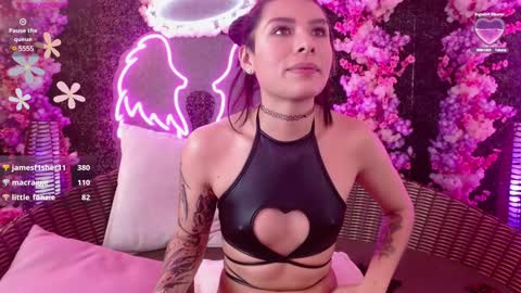 Snapshot of milla_davis chatting on 31, 1, 2025 MILLA online show from 31, 1, 2025