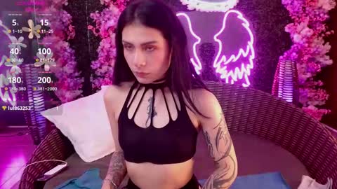 Snapshot of milla_davis chatting on 12, 10, 2025 MILLA online show from 12, 10, 2025