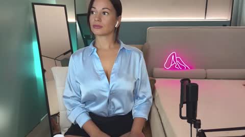 Snapshot of milla_kuni chatting on 13, 2, 2025 Mila online show from 13, 2, 2025