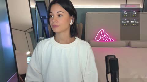 Snapshot of milla_kuni chatting on 27, 2, 2025 Mila online show from 27, 2, 2025
