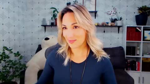 MillaXQueen online show from 16, 11, 2025