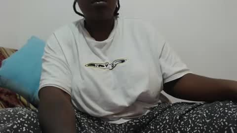 AveryB online show from 12, 3, 2025