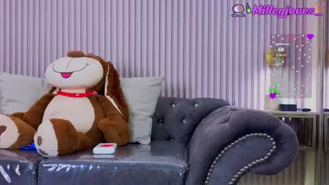 Snapshot of milleyjones_ chatting on 17, 6, 2026 milleyjones_ online show from 17, 6, 2026