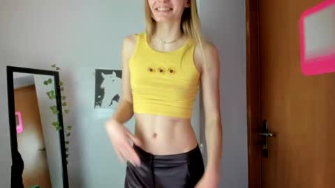 millie_lacroix online show from 2, 4, 2026