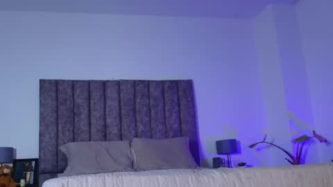 Mila  online show from 18, 9, 2025