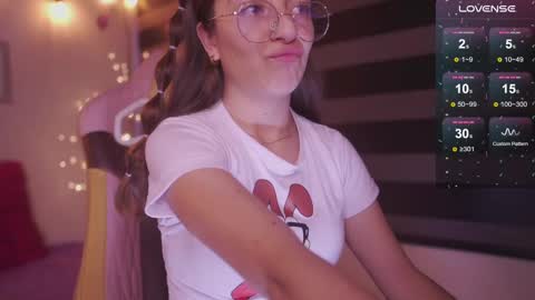 Snapshot of milly_kenner chatting on 28, 2, 2025 MILLY online show from 28, 2, 2025