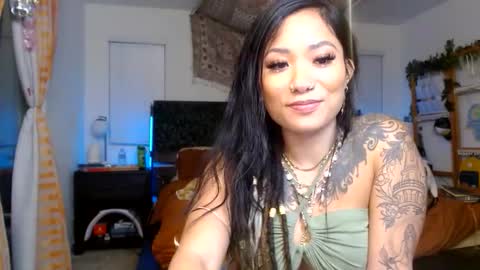 Snapshot of milo_and_macii chatting on 13, 9, 2025 milo_and_macii online show from 13, 9, 2025