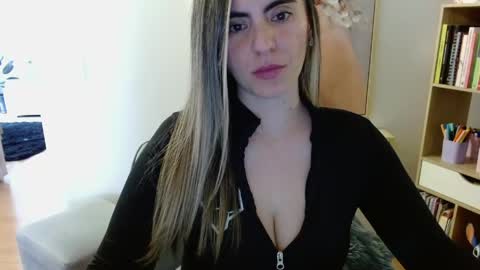 Snapshot of milu_23 chatting on 19, 3, 2026 Camila online show from 19, 3, 2026